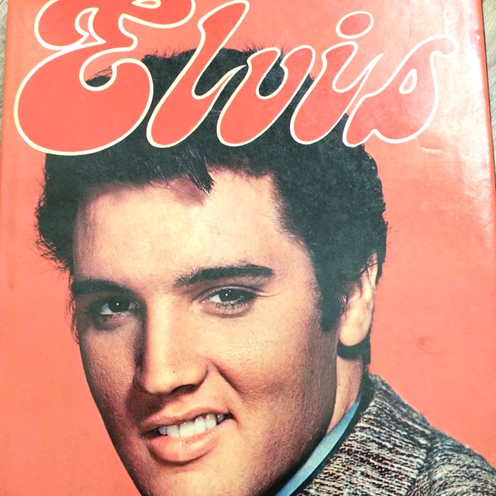 Vtg Elvis book hard cover published in England